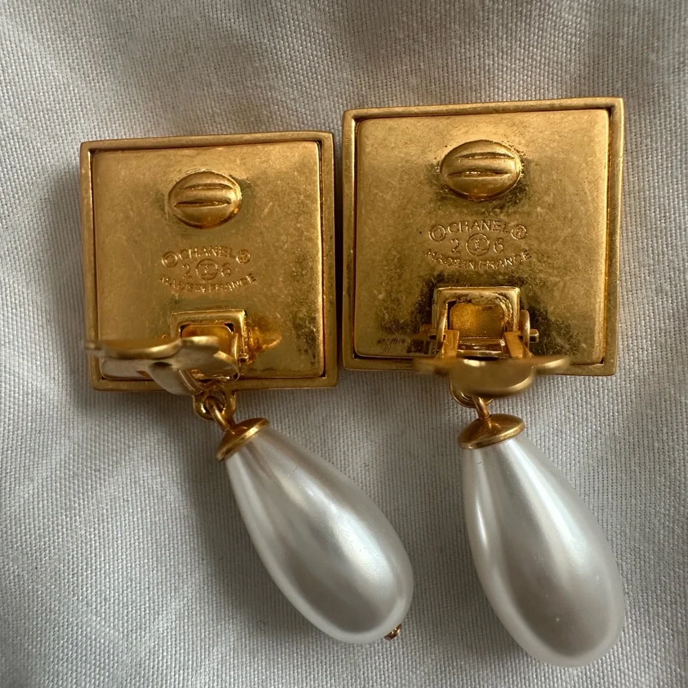 🌟 Chanel Gold-tone Pearl Drop Earrings - Gold & White